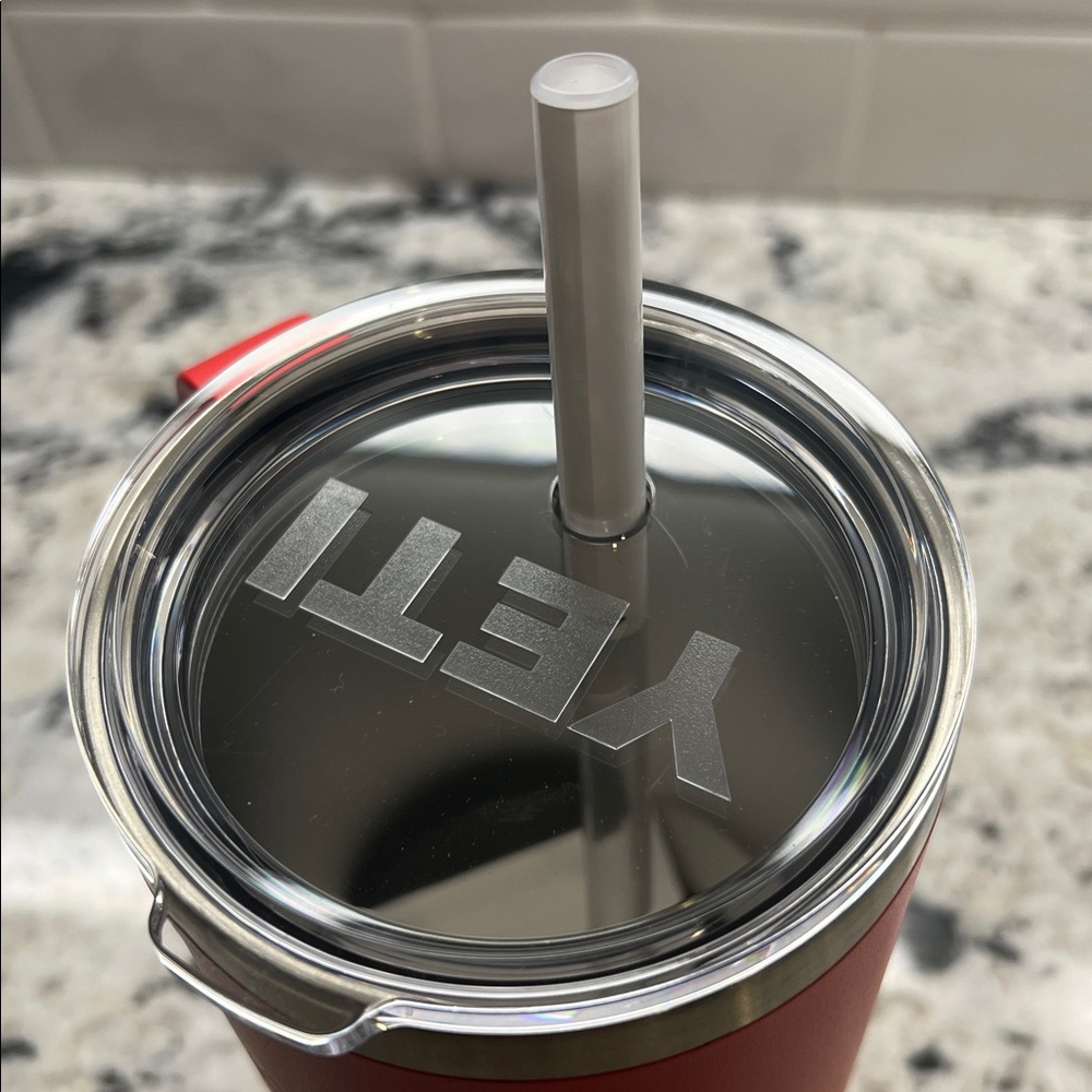 YETI Red 42 ounce Rambler mug with Handle and straw lid - Picture 5 of 6